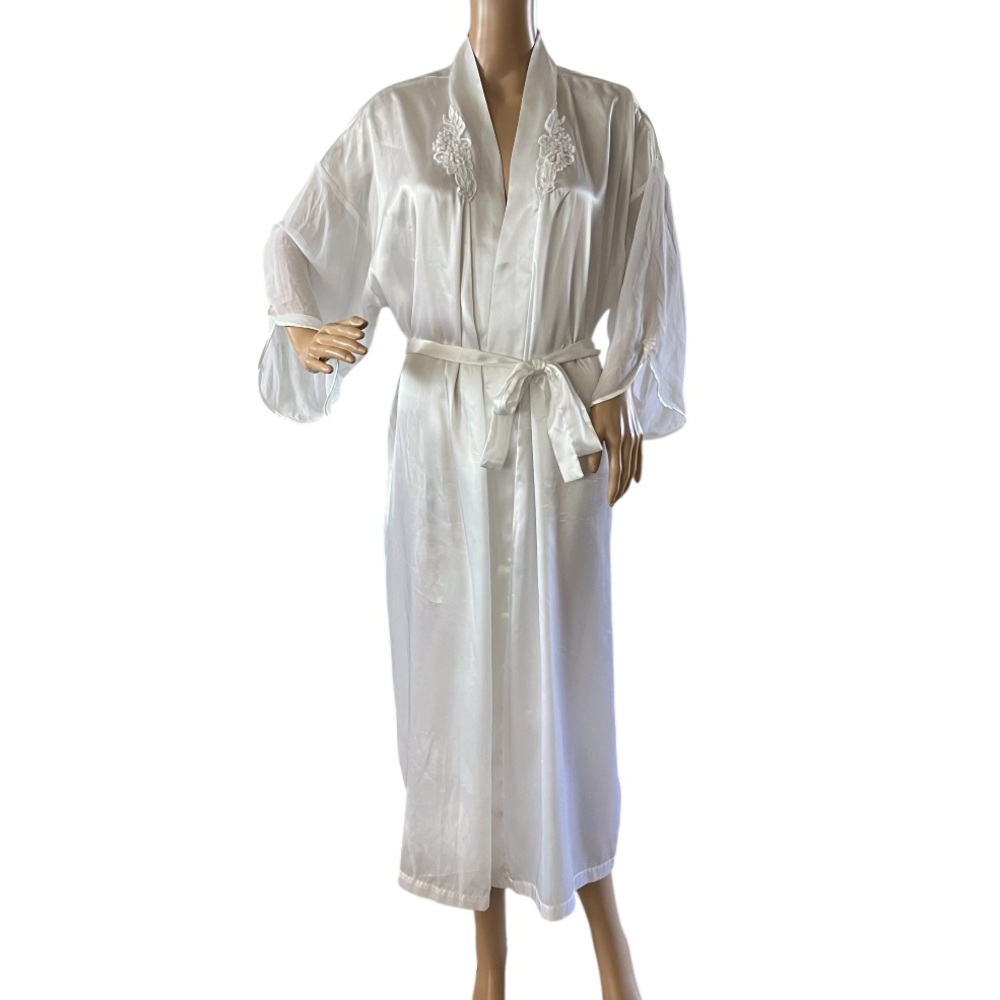ENCHANTING Embroidered Sheer Short Sleeves Robe